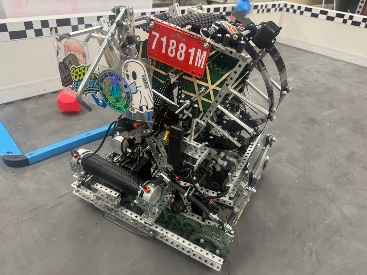 Right Facing Robot Front Photo
